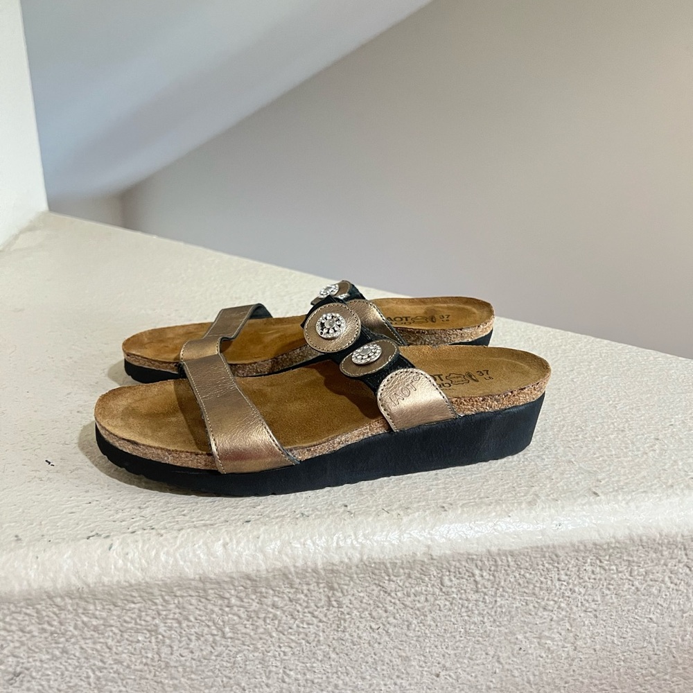 Naot Marissa women Size 6 Ornamented Wedge Slide Metallic Straps Sandals Gold